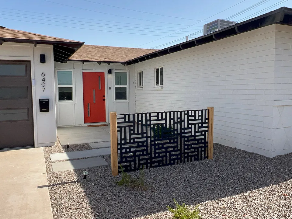 6407 E Wilshire Dr