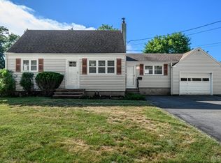 16 Green Rd, Mine Hill, NJ 07803