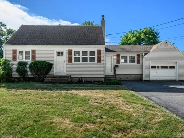 16 Green Rd, Mine Hill, NJ 07803