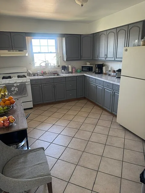 3 bed, 1100 sqft, $2,950 — Photo 4