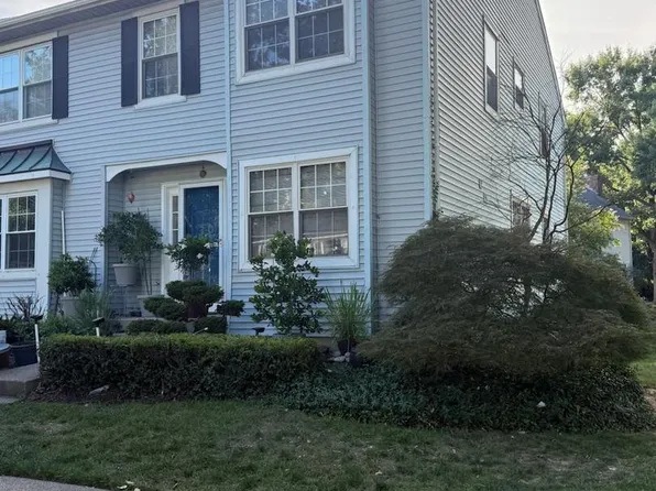 91 Liberty Dr, Langhorne, PA 19047