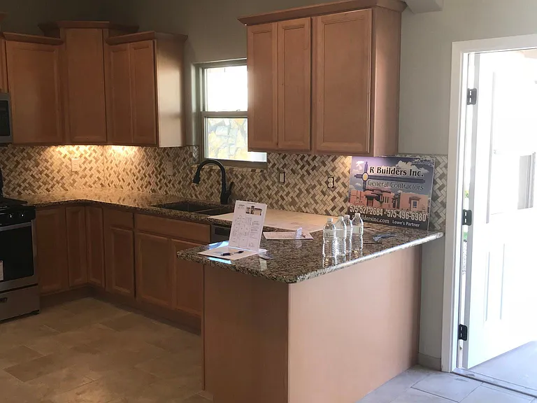 4734 Whitney Pl — Photo 4