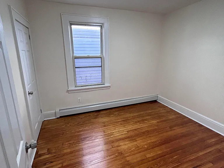 190 Chestnut St — Photo 3