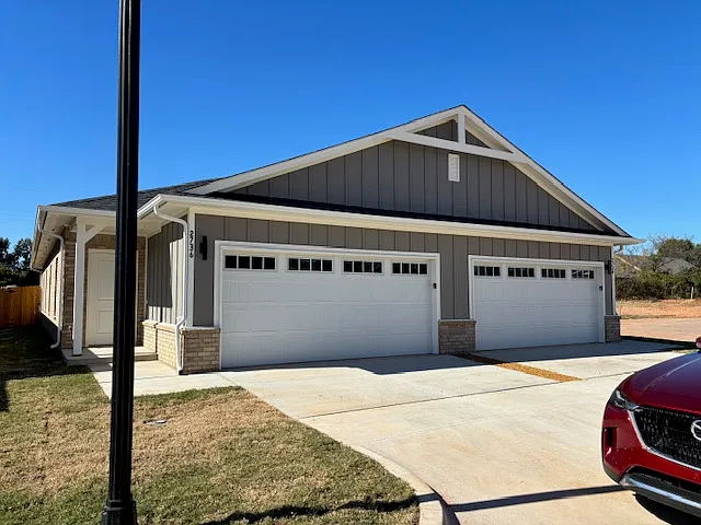Belmont Cir — Photo 2