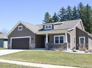 262 Meadow Ln, Columbus, WI 53925