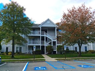 123 Raintree Ln, Mahwah, NJ 07430