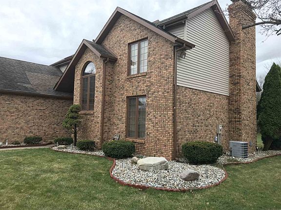 3rd image of 1575 Evergreen Pl