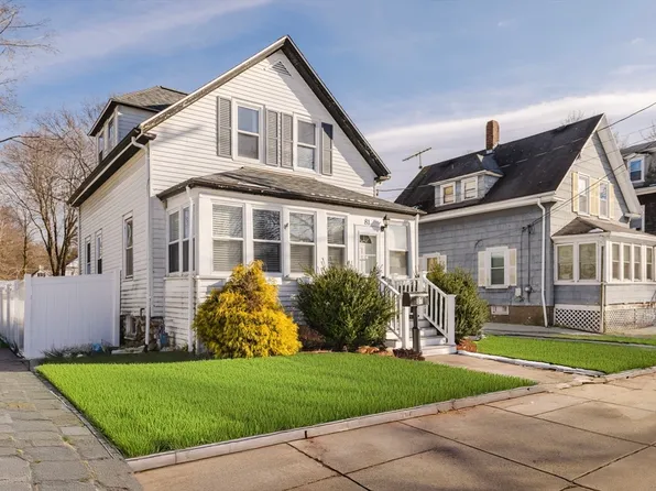 81 Chilson Ave, Mansfield, MA 02048