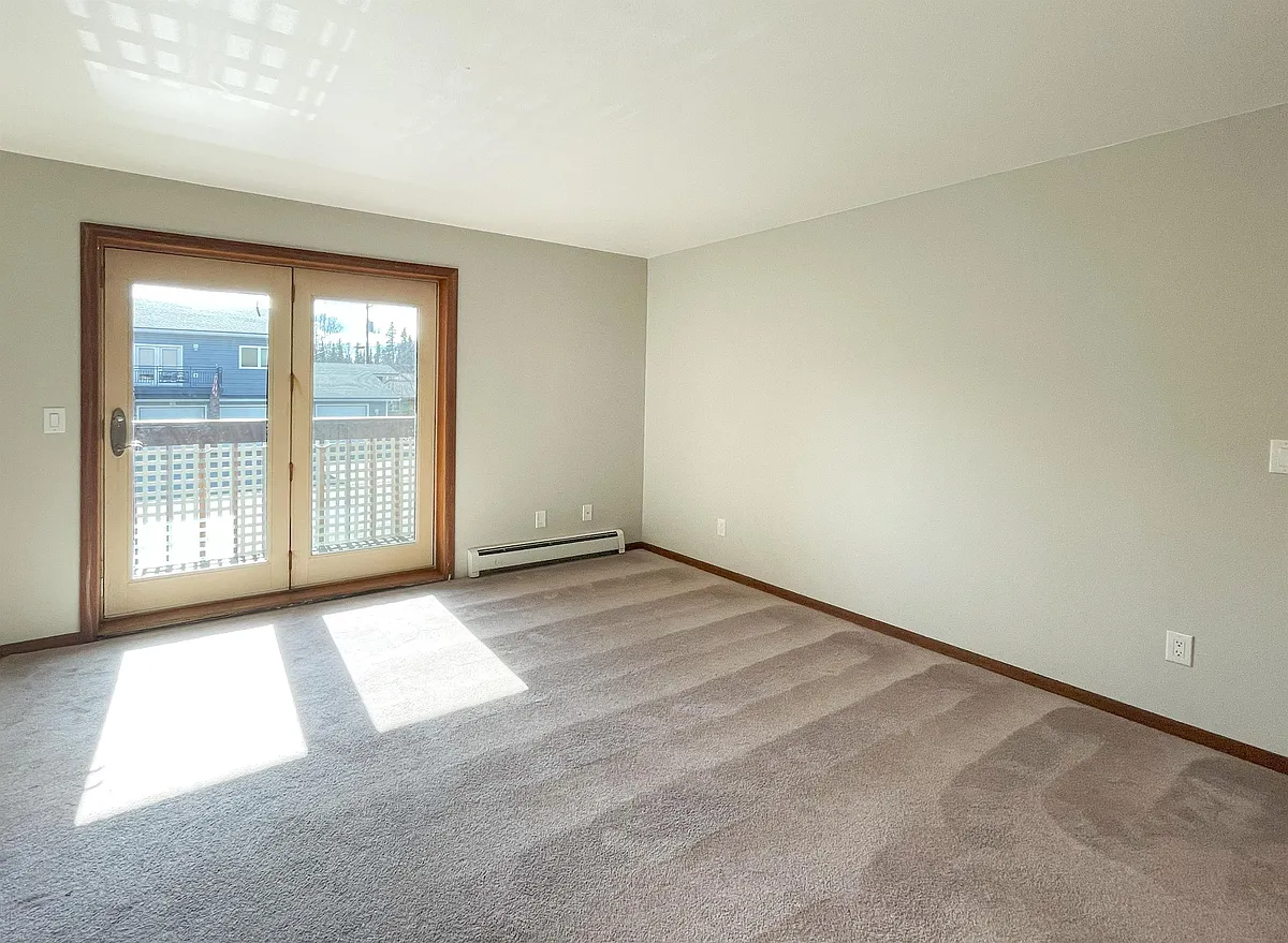 Building Photo - 706 Ouida Way #4
