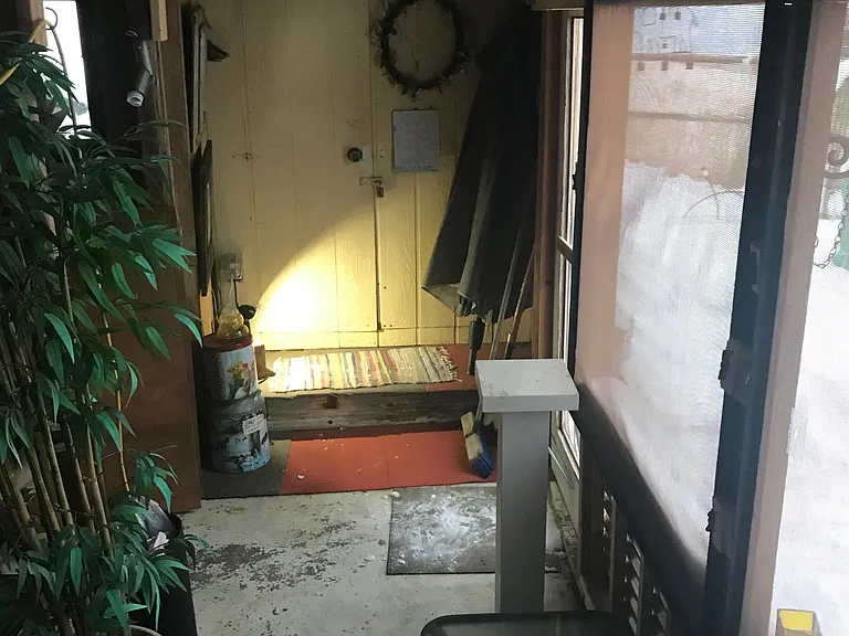 9B Trailer W — Photo 18