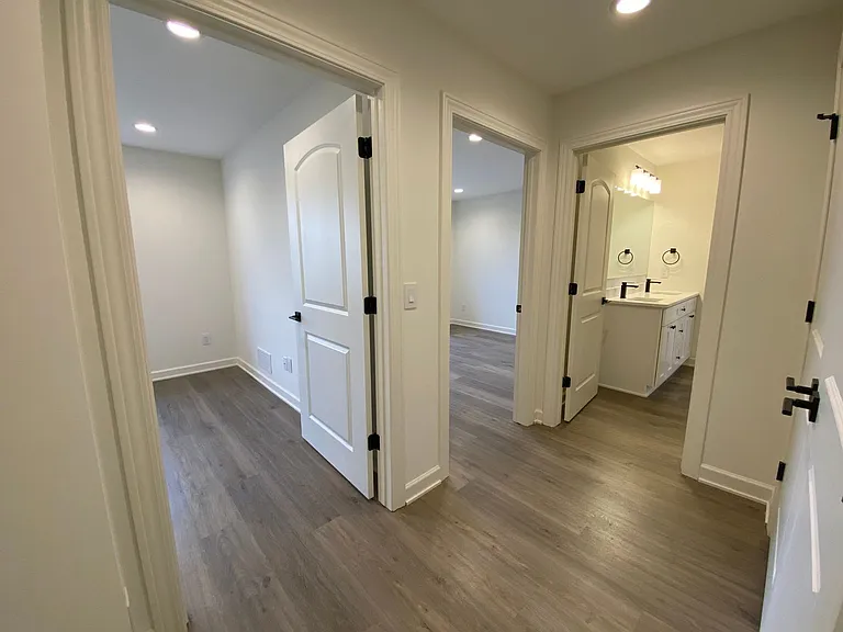 2450 Cedarwood Ln — Photo 12