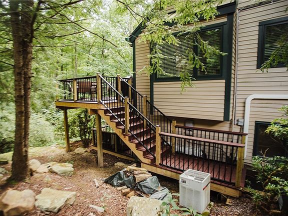 3rd image of 573 Laurel Pond Dr
