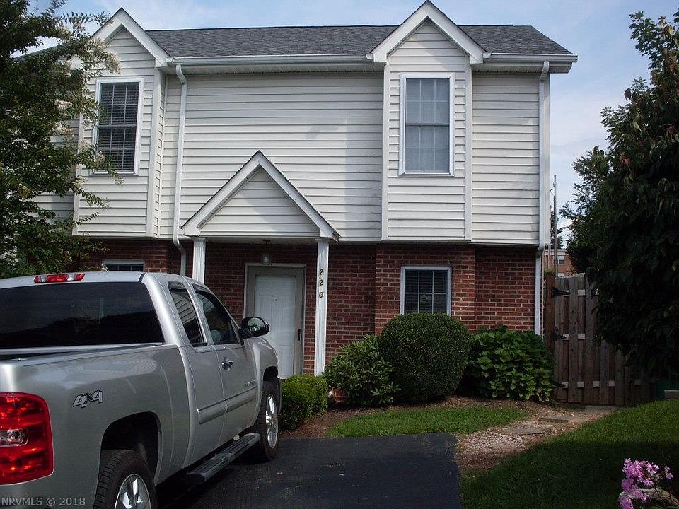 1st image of 220 Darci Dr SE