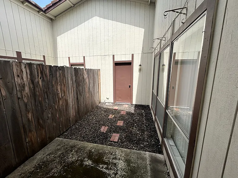 5111-5339 Basilica Dr — Photo 18