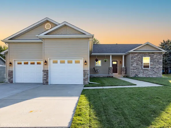 270 Westport Rd, Valparaiso, IN 46385
