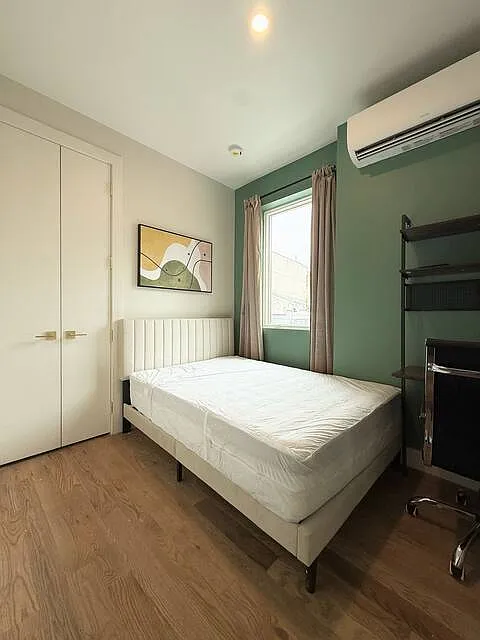 980 Kent Ave #4B-238