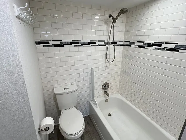 14459 River Beach Dr #B210 — Photo 18