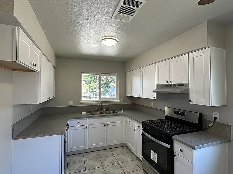 Gannet Ct, Merced — Photo 2