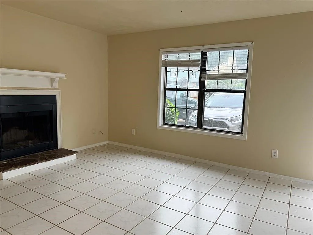 2 bed, 2.5 bath, 1200 sqft, $1,550 — Photo 4