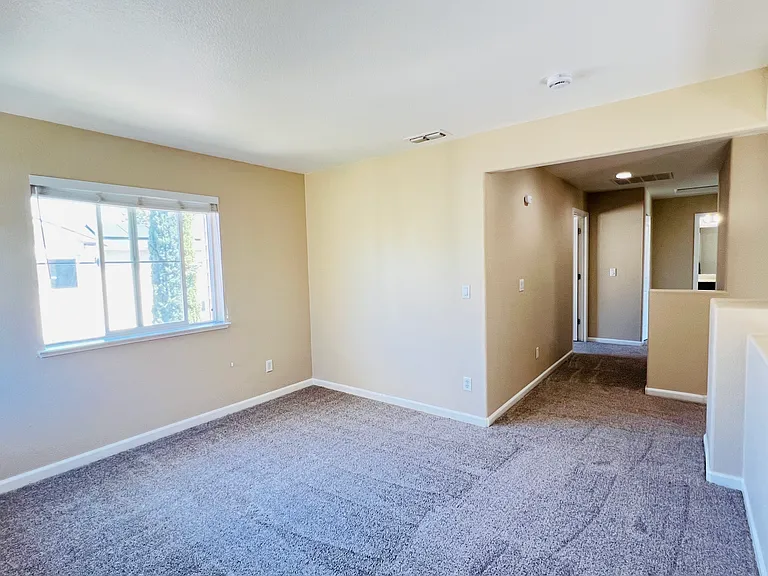 1476 Gentry Ln — Photo 8