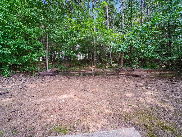 1205 Redbud Ct — Photo 17