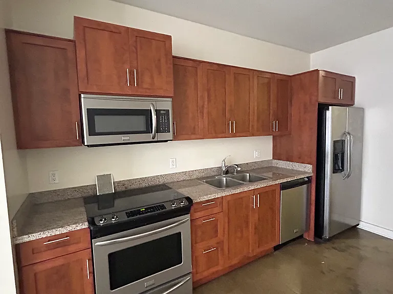 The Metropolitan Lofts — Photo 31