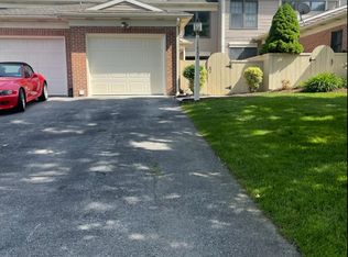 1853 Spring Ridge Ln, Lancaster, PA 17603