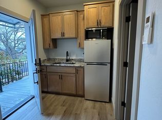 158 N Mountain Ave #B, Ashland, OR 97520