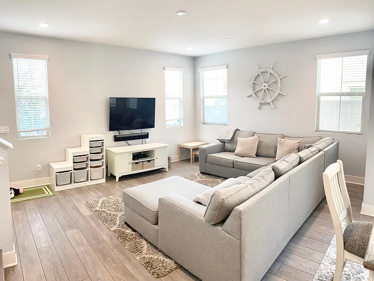 1063 1/2 Sea Glass Way — Photo 7