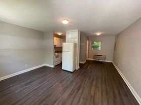 3721 Crawfordville Rd, Tallahassee, FL