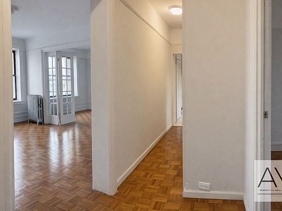 4th image of 285 Saint Johns Pl APT 1