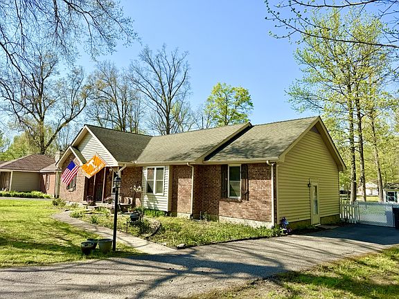 2nd image of 402 Rolling Acres Dr