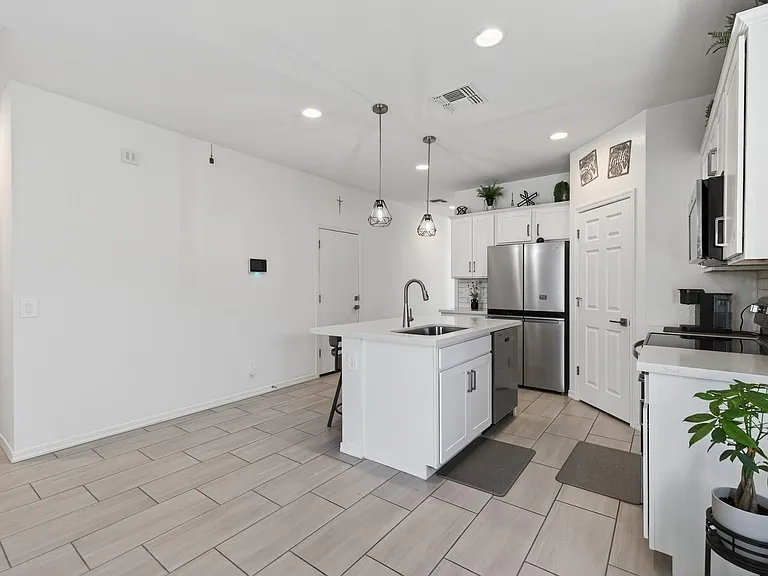 36354 W San Clemente Ave — Photo 9