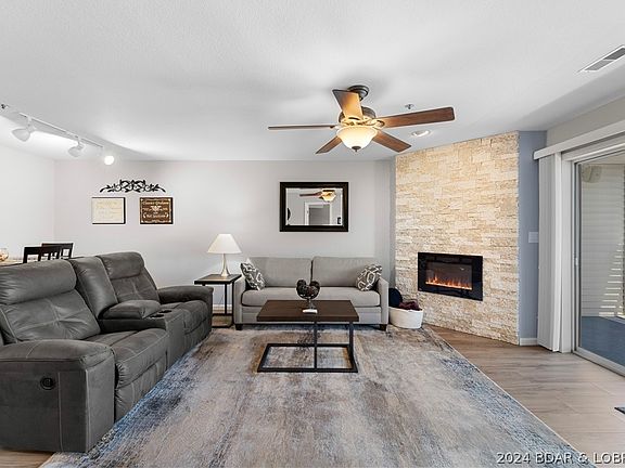 3rd image of 4800 Eagleview Dr Unit 217