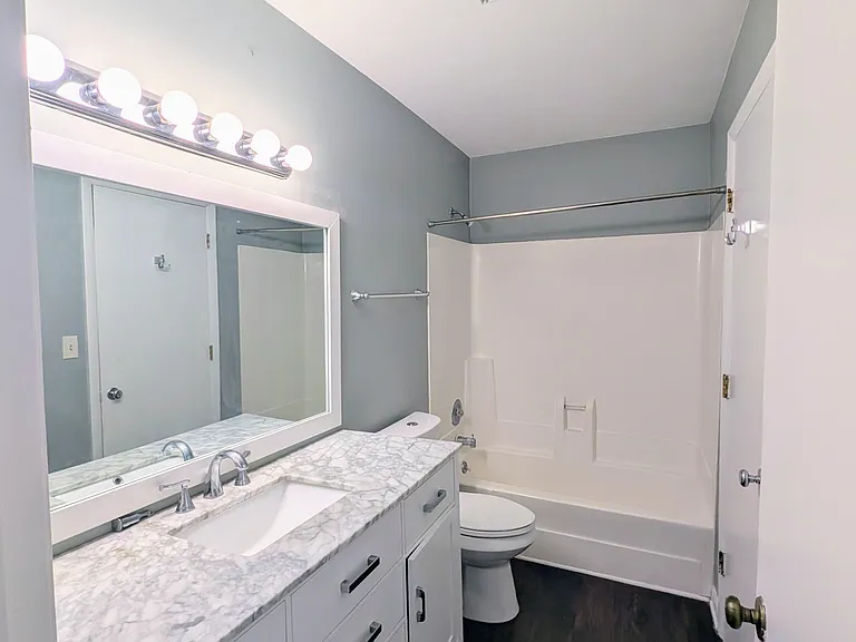 7225 Woods Crossing Dr — Photo 19
