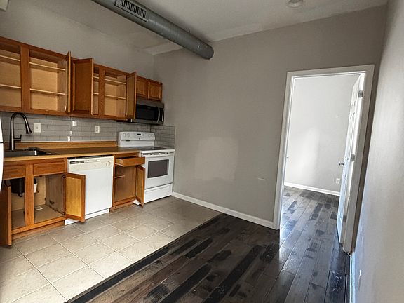 2nd image of 914 N 15th St #B