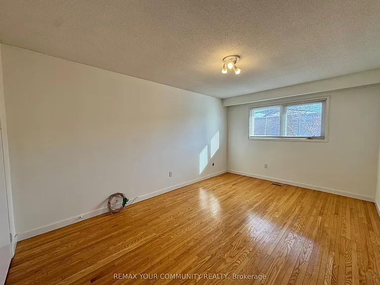 165 Aberdeen Ave — Photo 16