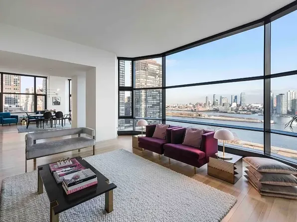 50 United Nations Plaza image 4 of 26