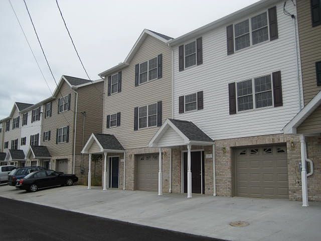 1st image of 854 Quadrilla St