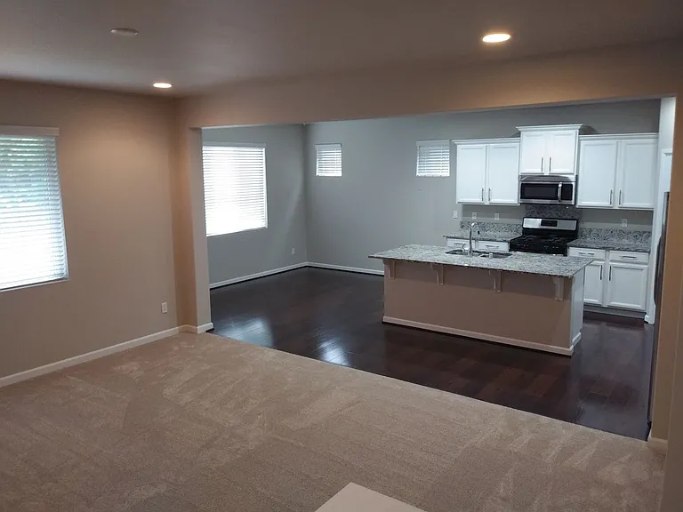 8817 Jayden St NE — Photo 4