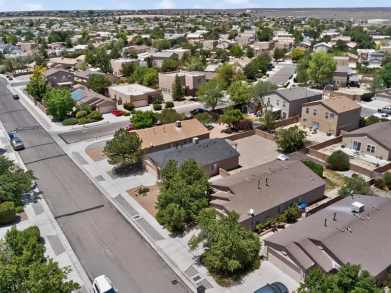 Sirocco Pl NW — Photo 21