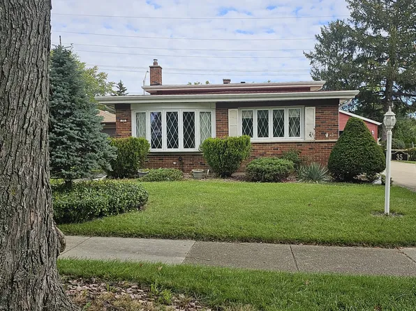 35 E Arquilla Dr E, Chicago Heights, IL 60411