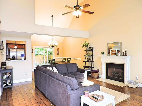 5th image of 1204 Morstead Dr