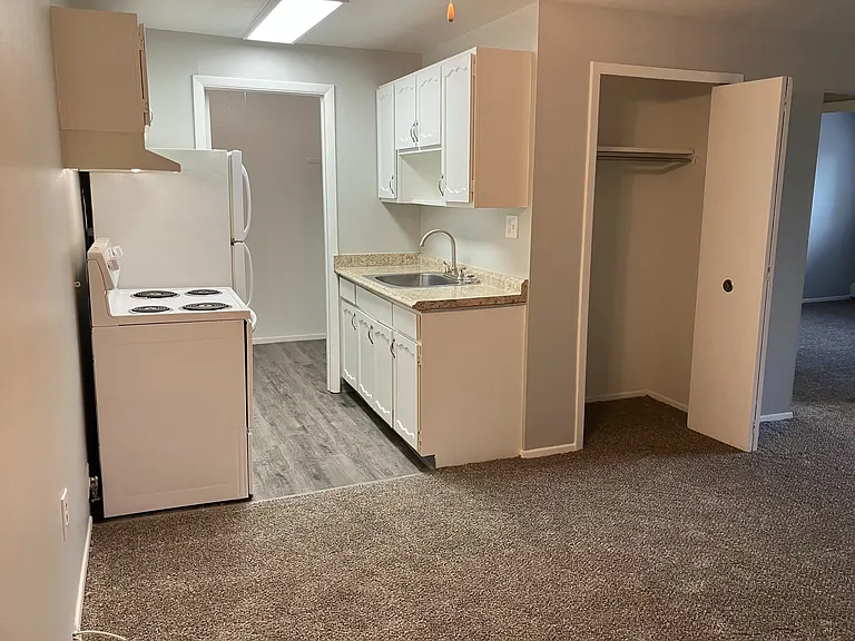Valley York Apartments — Photo 22