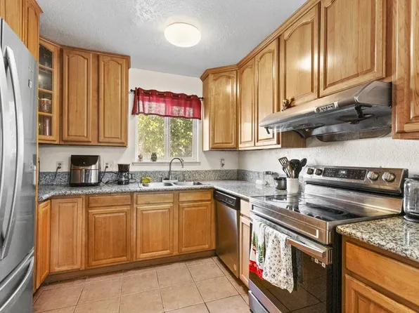7525 Golf Club Ct, Sacramento, CA 95828