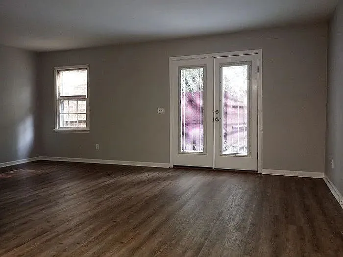 2 Summercreek Dr — Photo 5