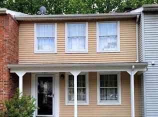 8693 Bent Arrow Ct, Springfield, VA 22153