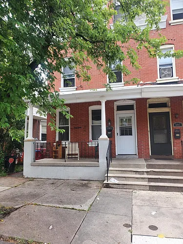 205 Noble St Photo 1