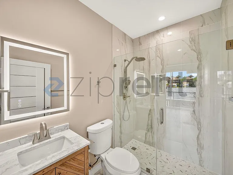 227 N Burlington Ave #1 — Photo 13