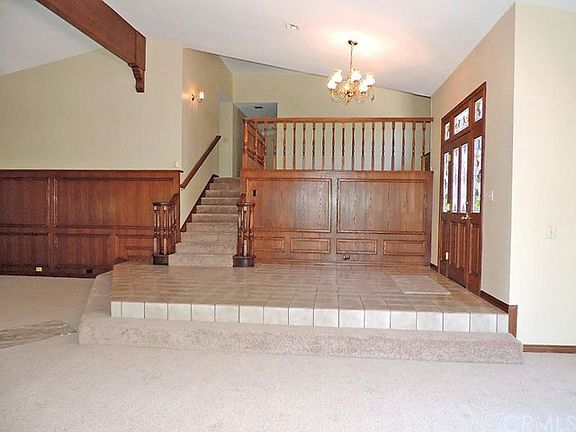 5th image of 3271 Hillview Dr S